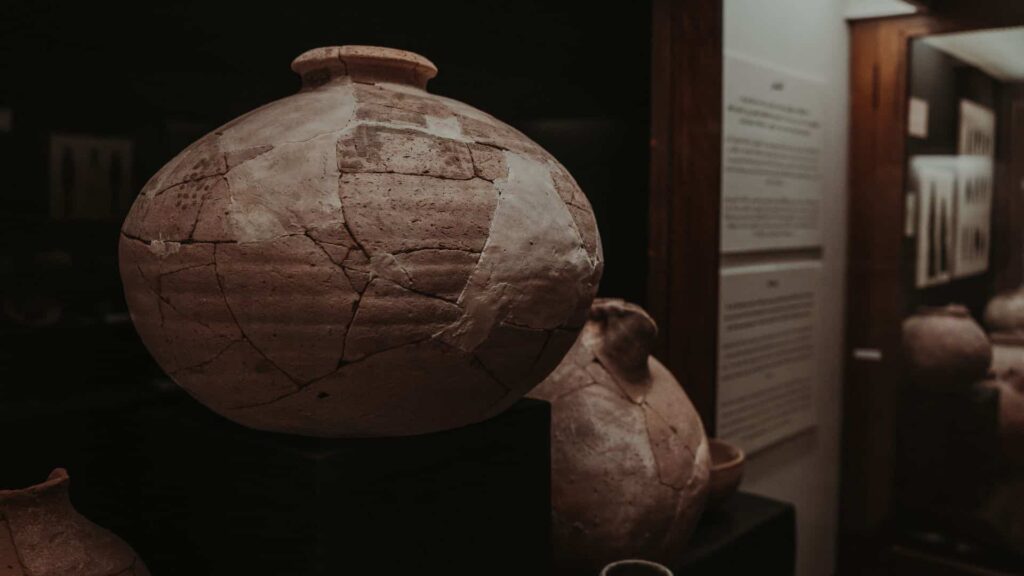 pottery Emirati traditions
