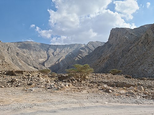 hiking in Ras Al Khaimah mountain trail wadi naqab